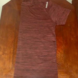 Maroon men’s reebox T-shirt